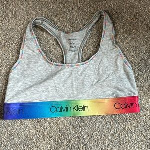 Sports bra
